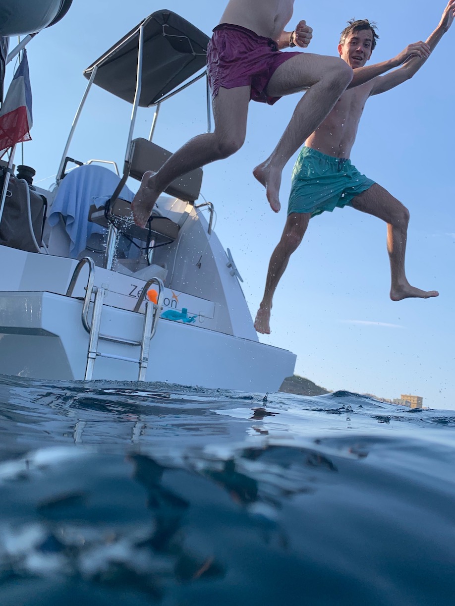 saut dans l eau de notre notre catamaran nautitech 40